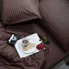 Постельное белье Комфорт-Текстиль - Stripe Elite Chocolate cтрайп-сатин двухспальный на резинке