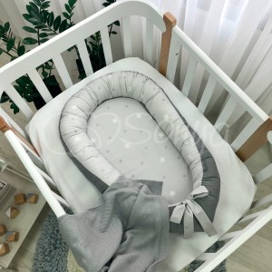Кокон-позиціонер Маленька Соня Baby Design Зірки на сірому